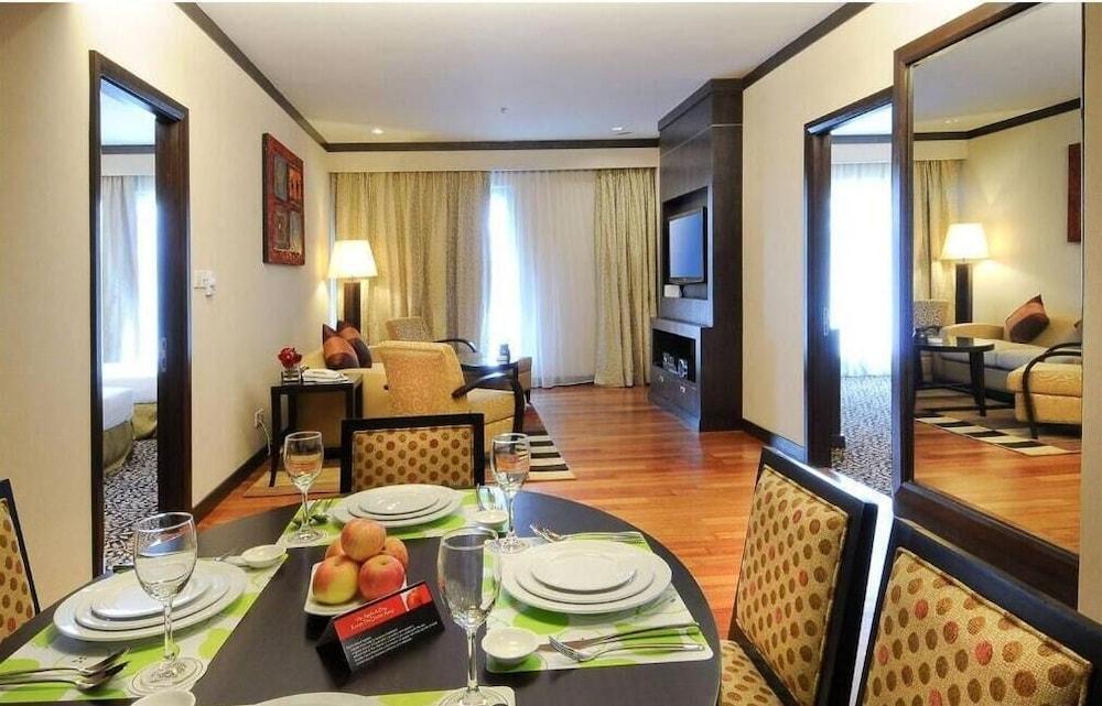 Micasa All Suites Hotel Kuala Lumpur Eksteriør billede A typical suite at the hotel