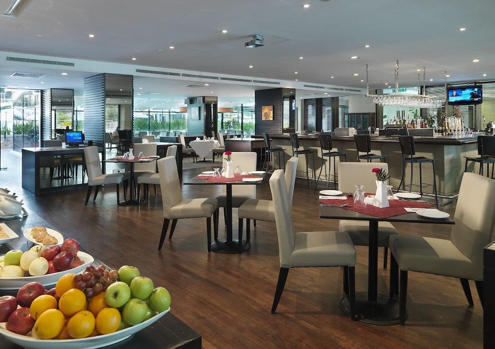 Micasa All Suites Hotel Kuala Lumpur Eksteriør billede The lounge at KLIA