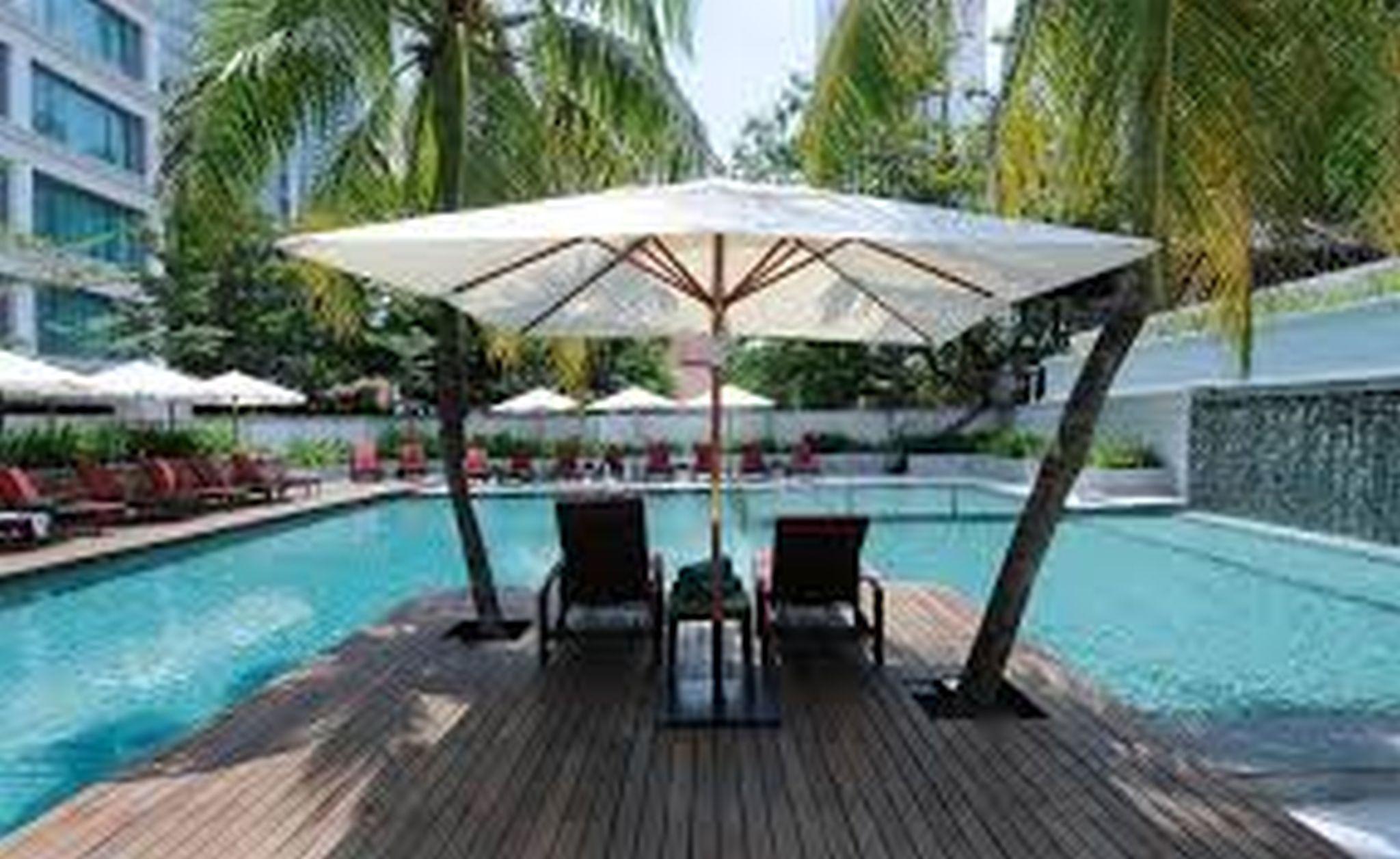 Micasa All Suites Hotel Kuala Lumpur Eksteriør billede The pool at the Shangri-La Hotel, Kuala Lumpur