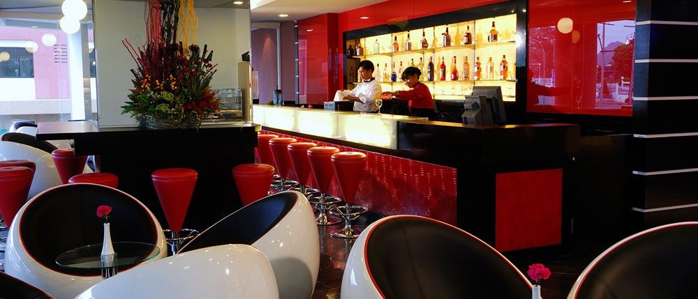 Micasa All Suites Hotel Kuala Lumpur Eksteriør billede The bar at the 101 bar