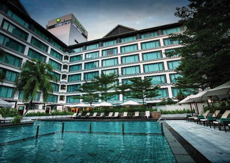 Micasa All Suites Hotel Kuala Lumpur Eksteriør billede The hotel's swimming pool